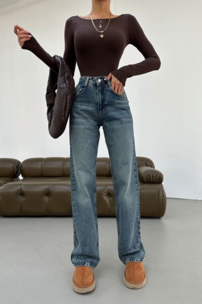 Mom Jeans mit hoher Taille und geradem Bein Damenmode Vorderansicht
